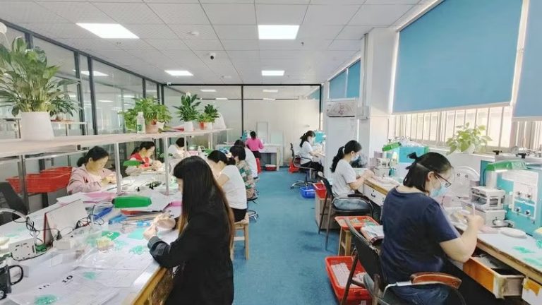 Endless jewelry Factory People work at the workshop