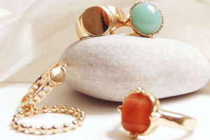 Eco-friendly jewelry concept showing ethical and sustainable materials